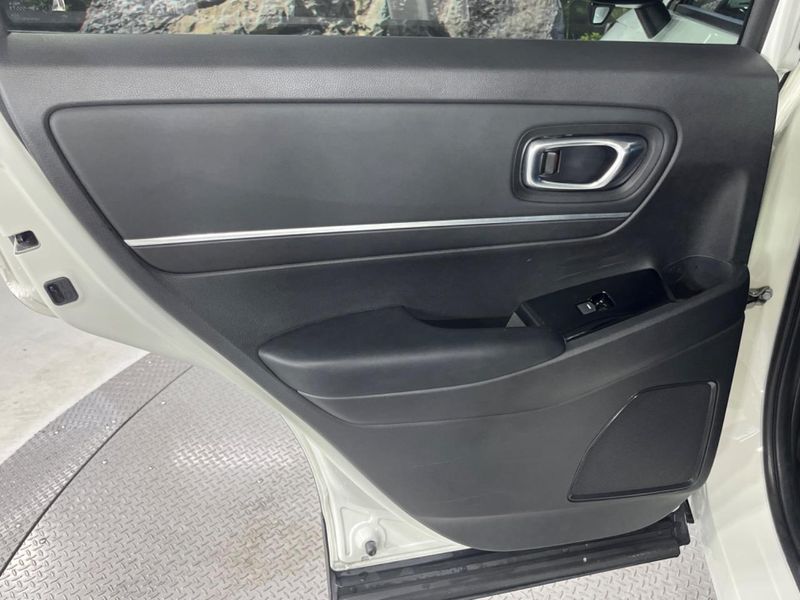 2022 Honda Vezel 6AA-RV5 (UW-6aa3734feb758)[28]