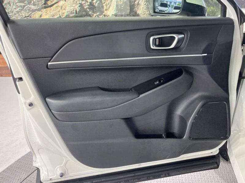 2022 Honda Vezel 6AA-RV5 (UW-6aa3734feb758)[27]