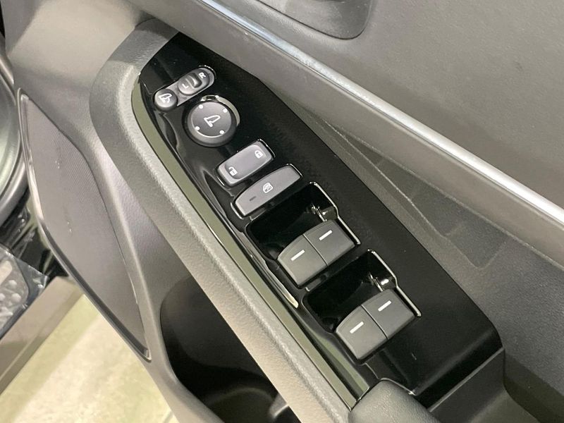 2023 Honda Vezel 6AA-RV5 (UW-6aa373537e42d)[27]