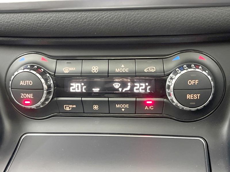 2018 Mercedes Benz CLA Class DBA-117351 (UW-6aa373d56e90d)[21]