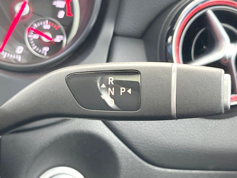 2018 Mercedes Benz CLA Class DBA-117351 (UW-6aa373d56e90d)[26]