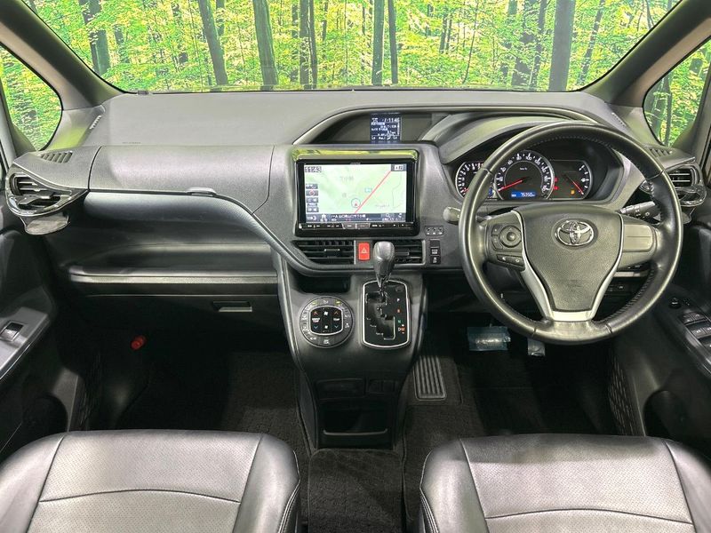 2015 Toyota Voxy DBA-ZRR80W (UW-6aa3740006cc9)[28]