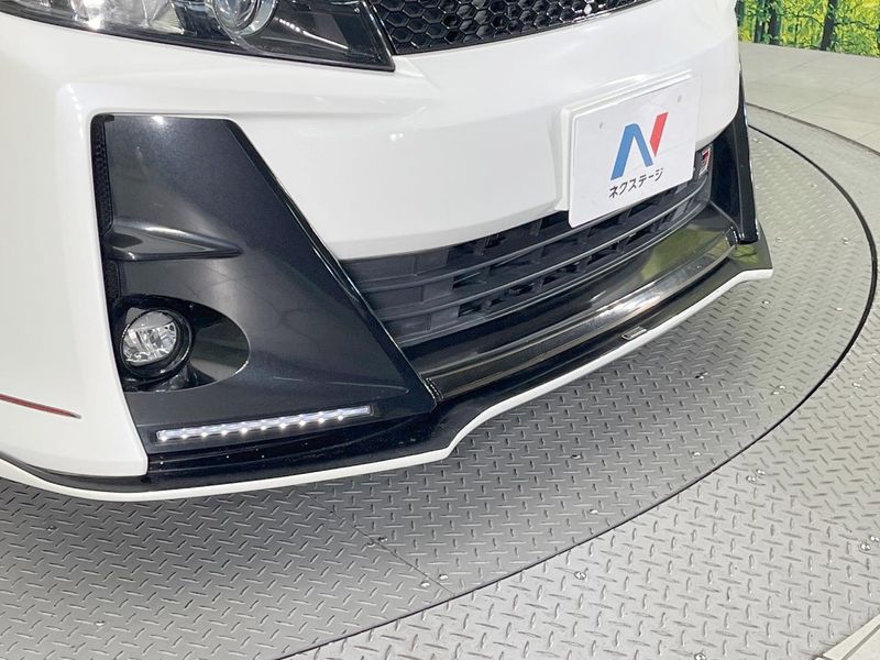 2017 Toyota Voxy DBA-ZRR80W (UW-6aa37404187d9)[14]