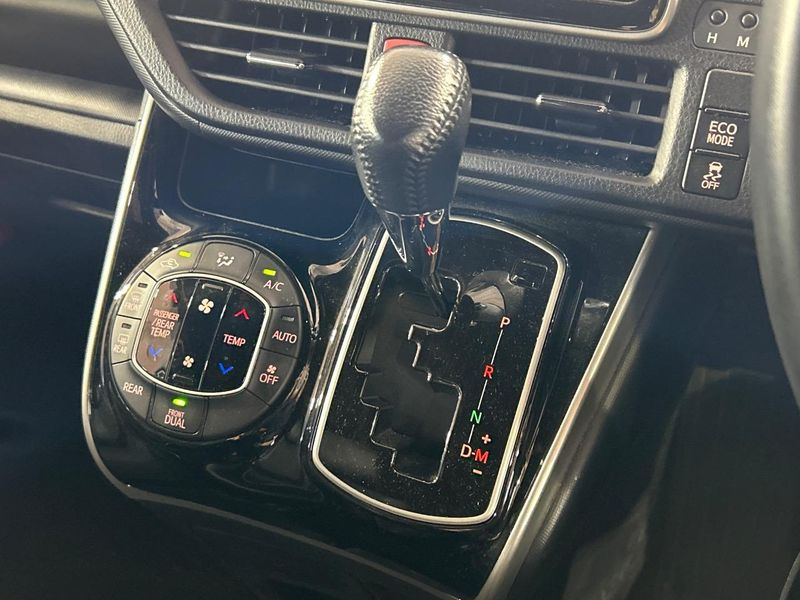 2021 Toyota Voxy 3BA-ZRR80W (UW-6aa3740c08203)[14]