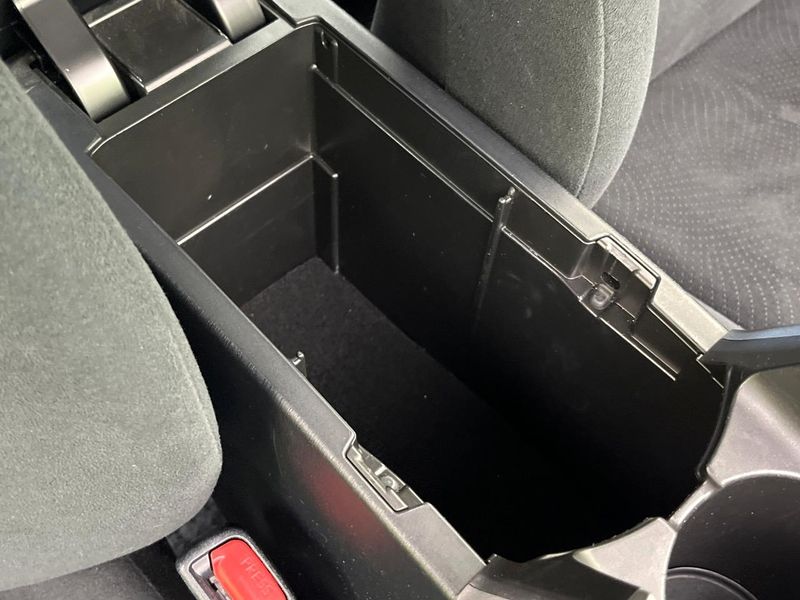 2015 Toyota Prius DAA-ZVW30 (UW-6aa37422ca599)[26]
