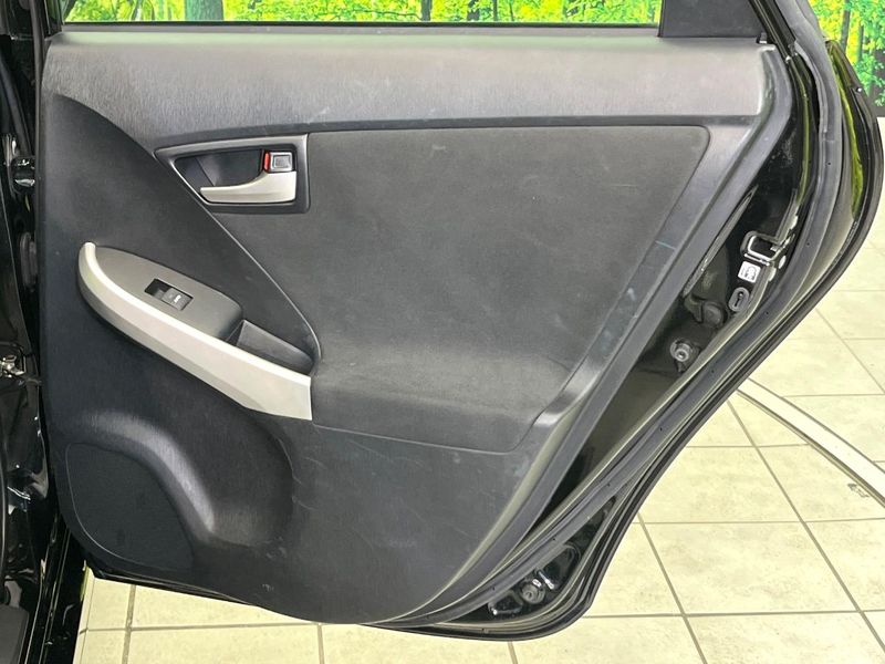 2015 Toyota Prius DAA-ZVW30 (UW-6aa37422ca599)[22]