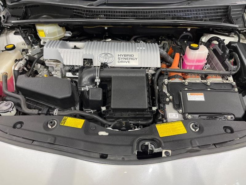 2014 Toyota Prius DAA-ZVW30 (UW-6aa374248e67e)[4]