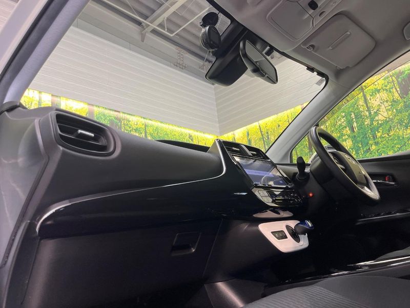 2018 Toyota Prius DAA-ZVW50 (UW-6aa3742eb62ea)[17]