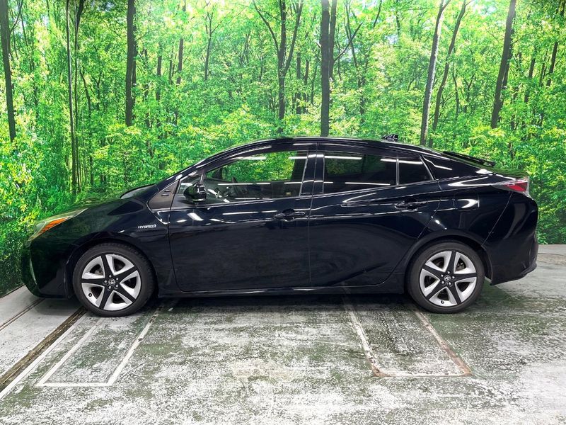 2016 Toyota Prius DAA-ZVW50 (UW-6aa3743089b02)[19]