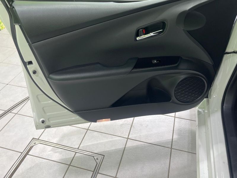 2017 Toyota Prius DAA-ZVW50 (UW-6aa37430d16dc)[4]
