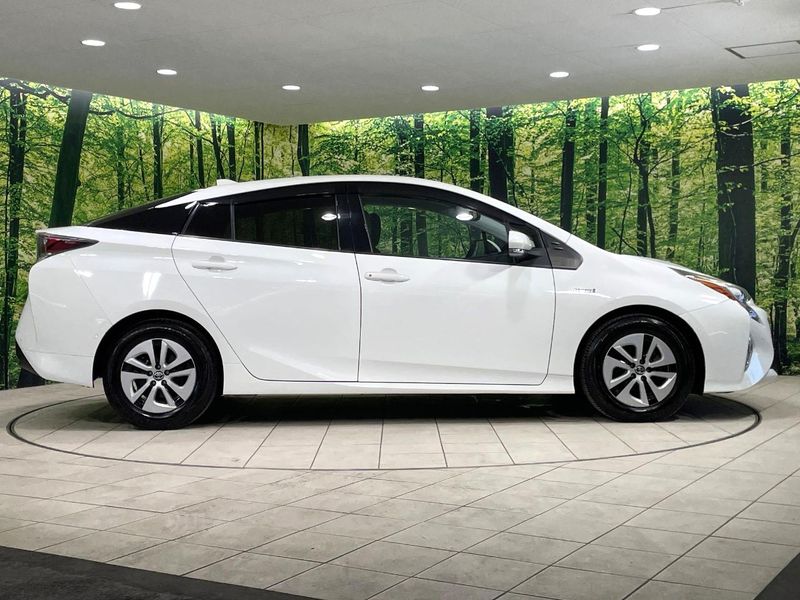 2016 Toyota Prius DAA-ZVW51 (UW-6aa37432ab9f4)[21]