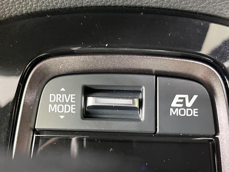 2024 Toyota Corolla Touring 6AA-ZWE219W (UW-6aa374458d27d)[29]