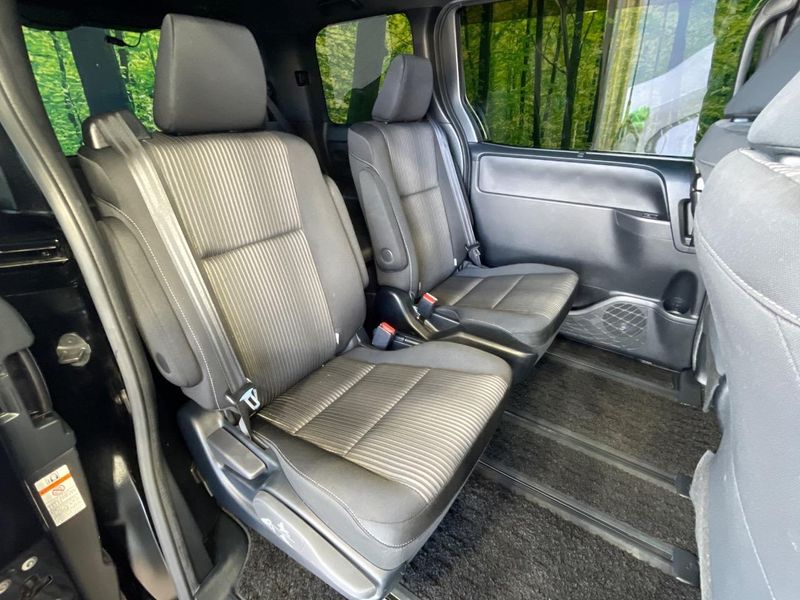 2020 Toyota Voxy DAA-ZWR80W (UW-6aa3744d77fb8)[23]