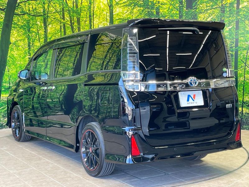 2020 Toyota Voxy DAA-ZWR80W (UW-6aa3744d77fb8)[7]