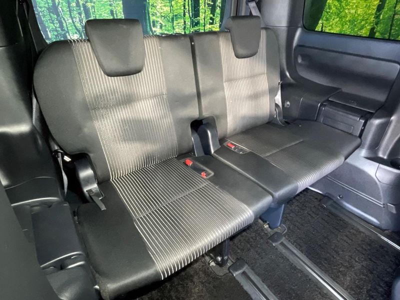 2020 Toyota Voxy DAA-ZWR80W (UW-6aa3744d77fb8)[28]