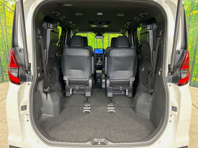 2024 Toyota Noah 6AA-ZWR90W (UW-6aa3745a0f202)[19]