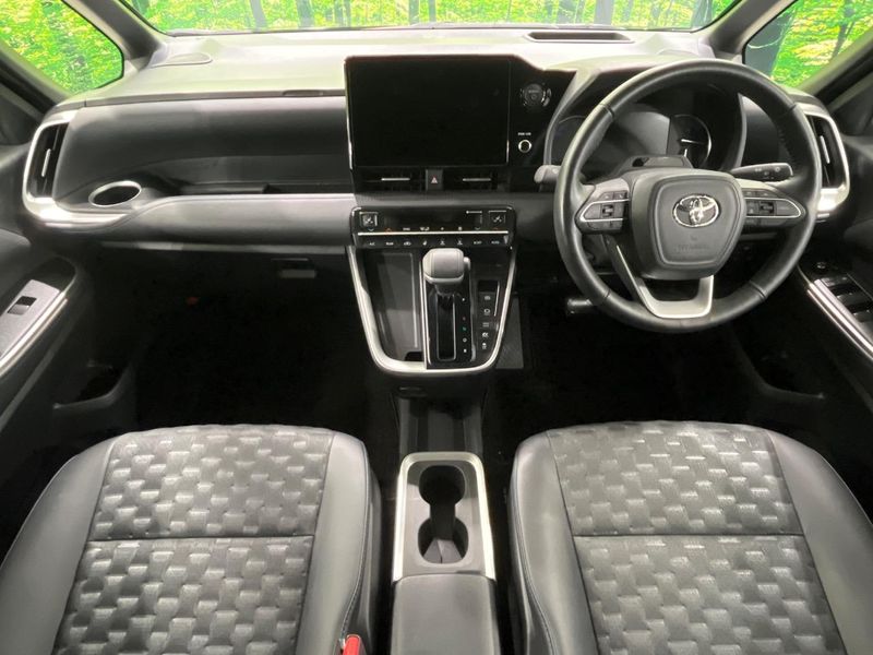2024 Toyota Voxy 6AA-ZWR90W (UW-6aa3745fd2230)[22]