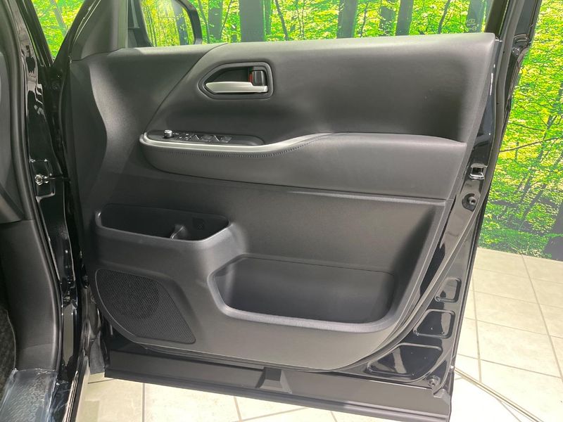 2024 Toyota Voxy 6AA-ZWR90W (UW-6aa3745fd2230)[25]
