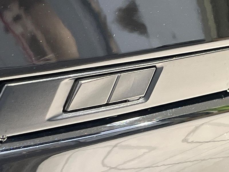 2024 Toyota Voxy 6AA-ZWR90W (UW-6aa3745fd2230)[19]
