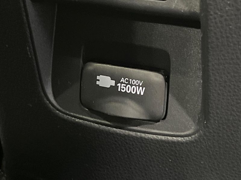 2024 Toyota Voxy 6AA-ZWR90W (UW-6aa3745fd2230)[24]