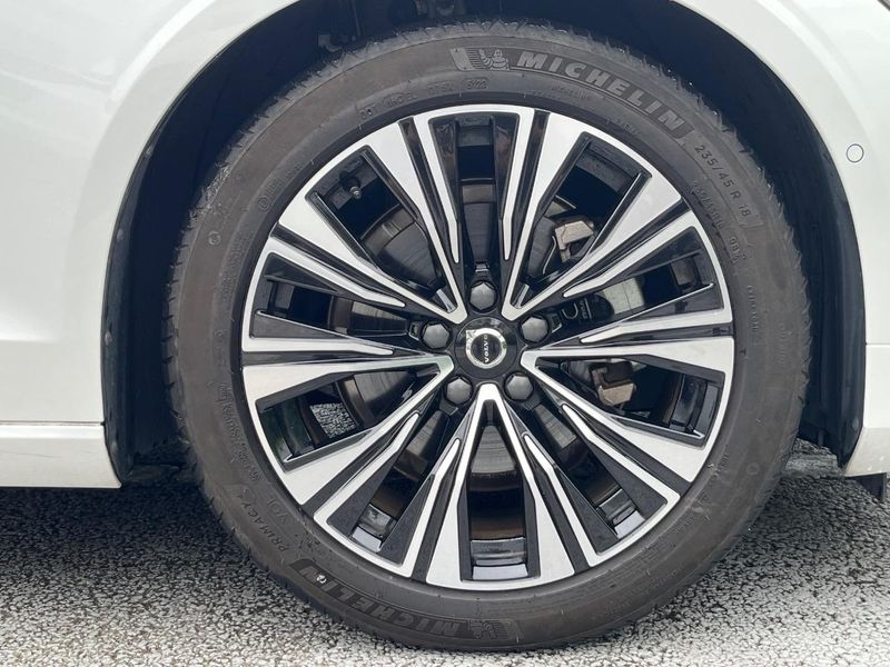 2024 Volvo S60 5AA-ZB420TM2 (UW-6aa4c0fd96467)[17]