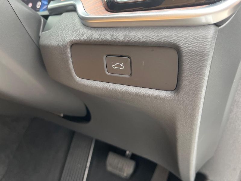2024 Volvo S60 5AA-ZB420TM2 (UW-6aa4c0fd96467)[25]