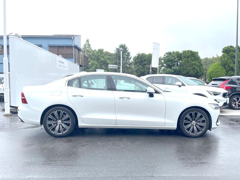 2022 Volvo S60 5AA-ZB420TM (UW-6aa4c0fe32bc6)[10]