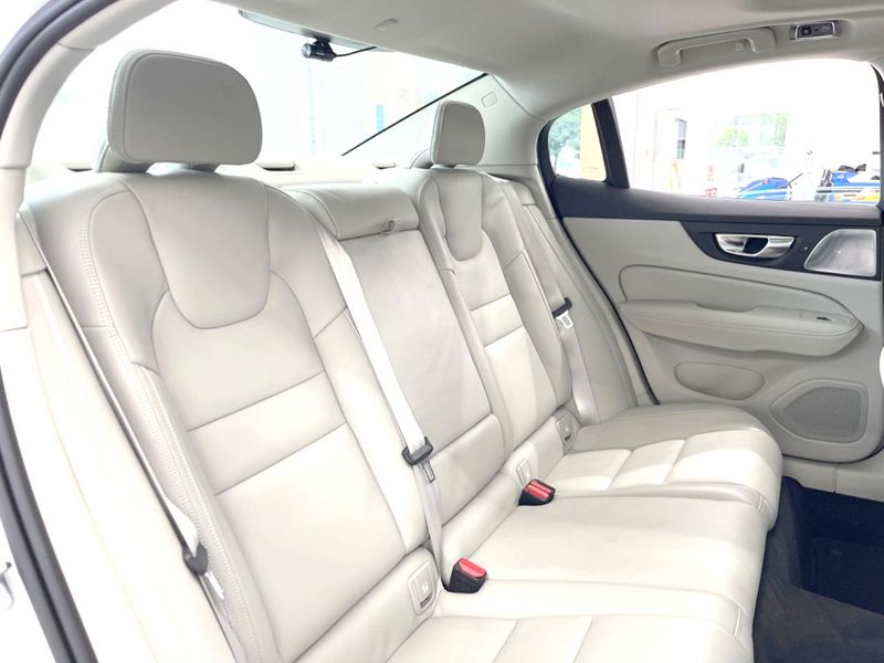 2022 Volvo S60 5AA-ZB420TM (UW-6aa4c0fe32bc6)[20]