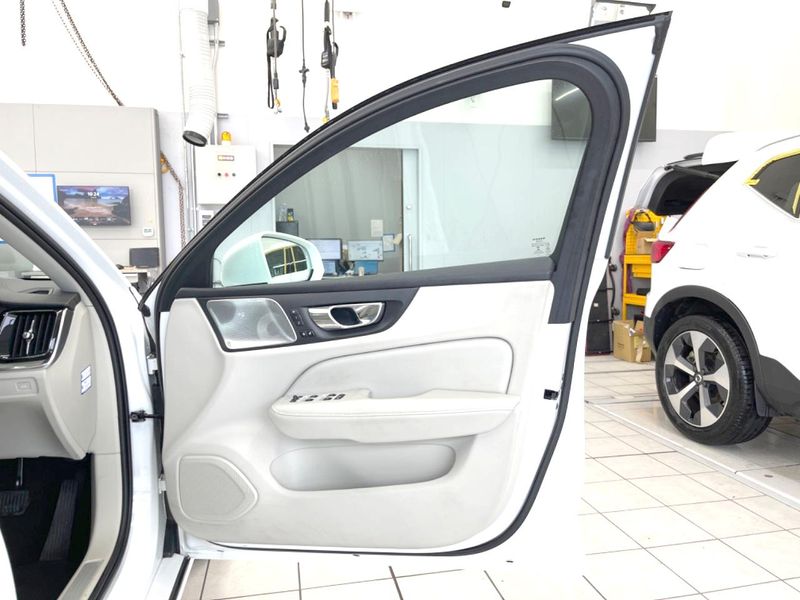 2022 Volvo S60 5AA-ZB420TM (UW-6aa4c0fe32bc6)[27]