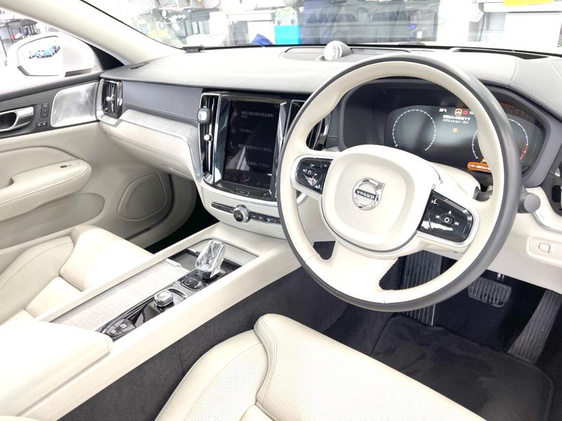 2022 Volvo S60 5AA-ZB420TM (UW-6aa4c0fe32bc6)[26]