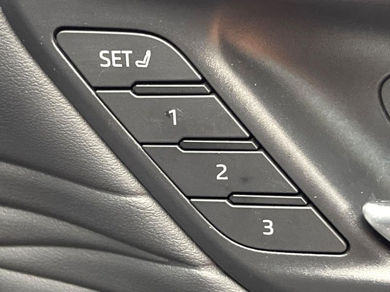 2023 Toyota Alphard Hybrid 6AA-AAHH40W (UW-6aa4c117f2bc5)[25]