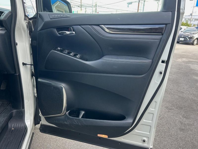 2016 Toyota Alphard DBA-AGH30W (UW-6aa4c12b5cb43)[16]