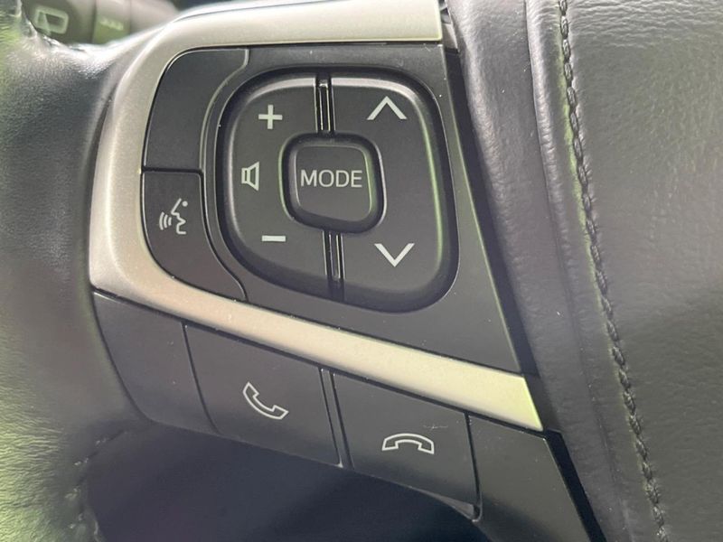 2019 Toyota Harrier Hybrid DAA-AVU65W (UW-6aa4c157acc98)[25]