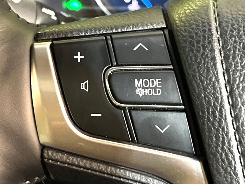 2015 Toyota Crown Hybrid DAA-AWS211 (UW-6aa4c15b55126)[23]