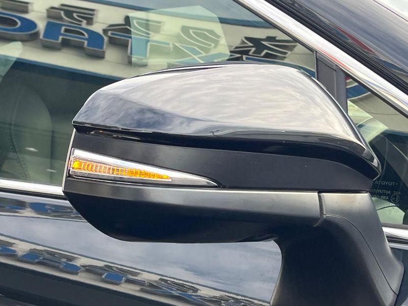 2020 Toyota Harrier Hybrid 6AA-AXUH80 (UW-6aa4c167dadab)[11]
