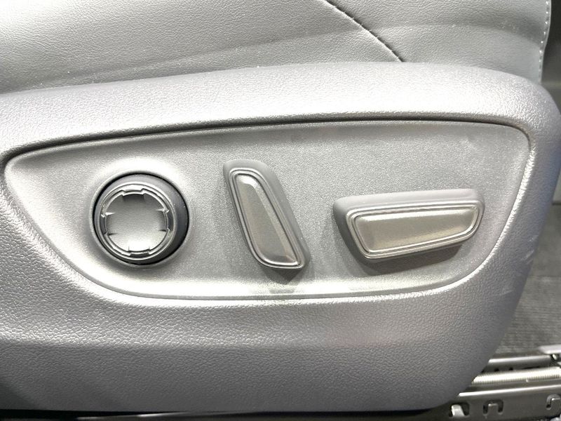 2025 Toyota Harrier Hybrid 6AA-AXUH80 (UW-6aa4c1730c08e)[18]