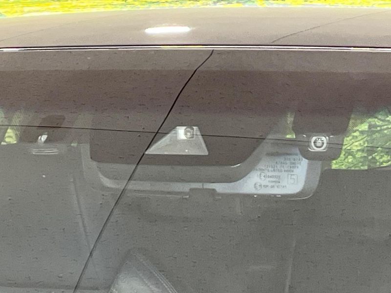 2022 Toyota Harrier Hybrid 6AA-AXUH85 (UW-6aa4c1745fd52)[5]
