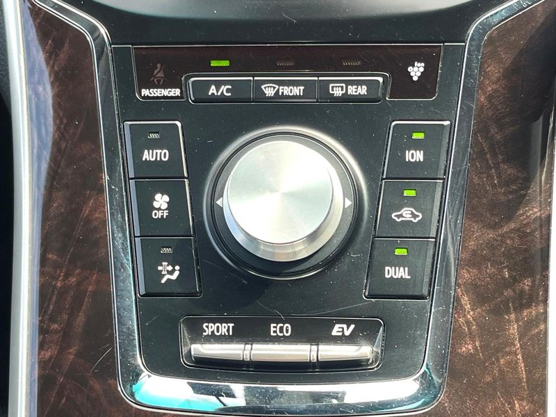 2015 Toyota SAI DAA-AZK10 (UW-6aa4c17e126b6)[28]
