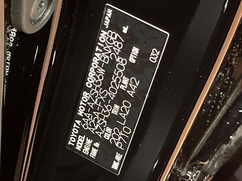 2024 Toyota Crown Sports 6AA-AZSH36W (UW-6aa4c186adc97)[1]