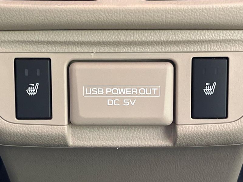 2017 Subaru Legacy B4 DBA-BN9 (UW-6aa4c1c2be886)[18]