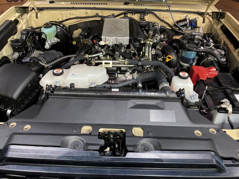 2025 Toyota Land Cruiser 70 3DA-GDJ76W (UW-6aa4c21e9cf69)[5]