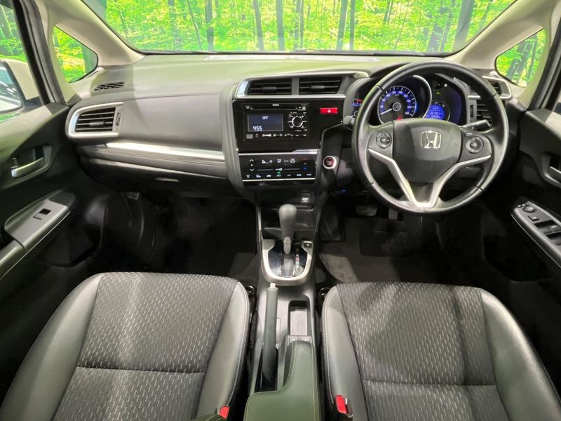 2015 Honda Fit DBA-GK5 (UW-6aa4c23525abc)[28]