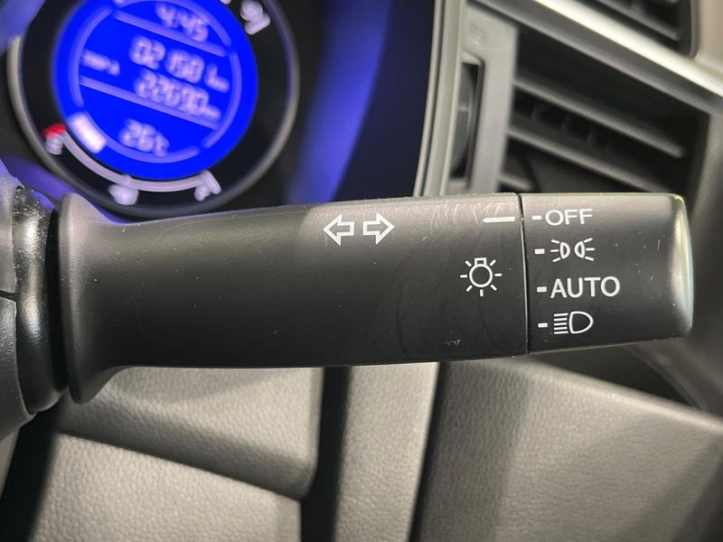 2015 Honda Fit DBA-GK5 (UW-6aa4c23525abc)[15]