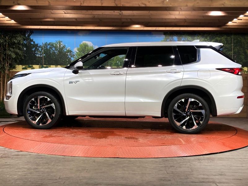 2022 Mitsubishi OUTLANDER PHEV 5LA-GN0W (UW-6aa4c236d059a)[21]