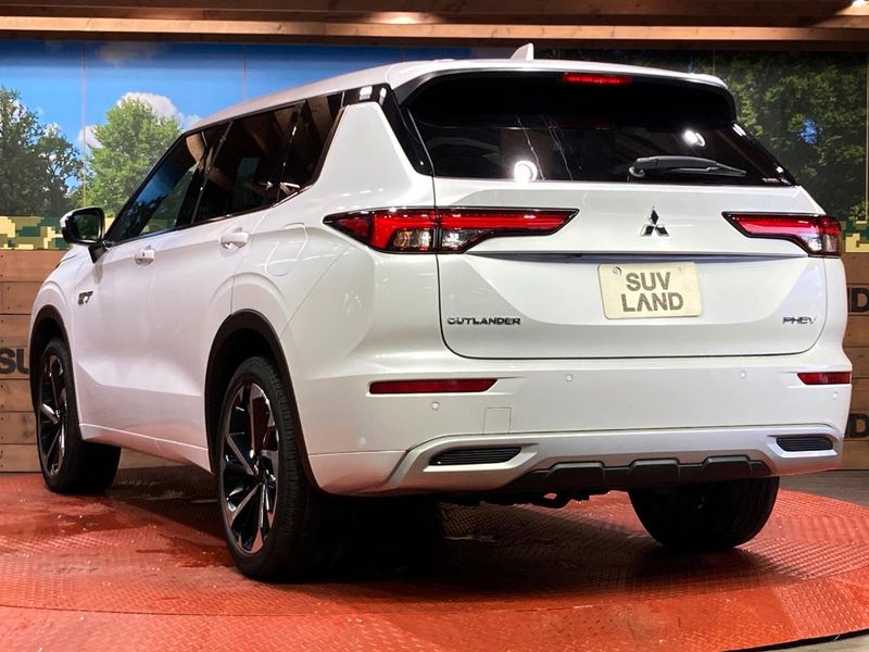 2022 Mitsubishi OUTLANDER PHEV 5LA-GN0W (UW-6aa4c236d059a)[20]