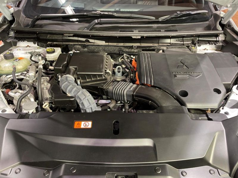 2022 Mitsubishi OUTLANDER PHEV 5LA-GN0W (UW-6aa4c236d059a)[7]