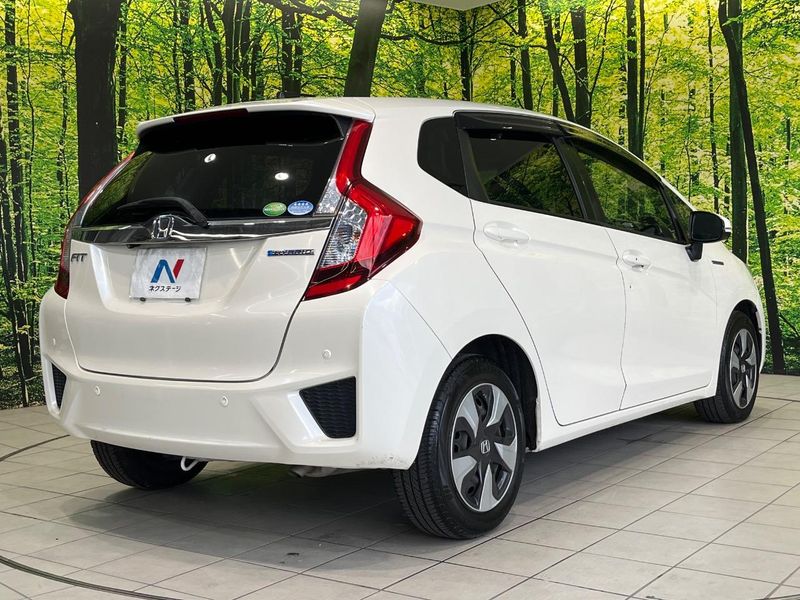 2016 Honda Fit Hybrid DAA-GP5 (UW-6aa4c23c65382)[17]