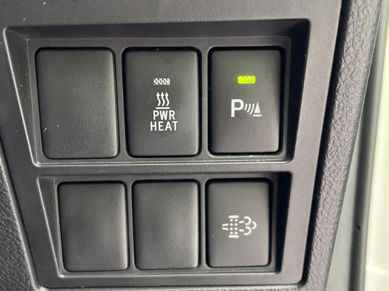 2021 Toyota Hilux 3DF-GUN125 (UW-6aa4c255ea619)[22]