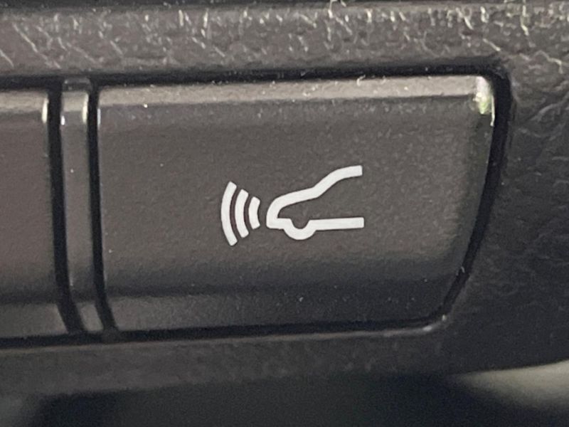 2021 Toyota Hilux 3DF-GUN125 (UW-6aa4c255ea619)[26]