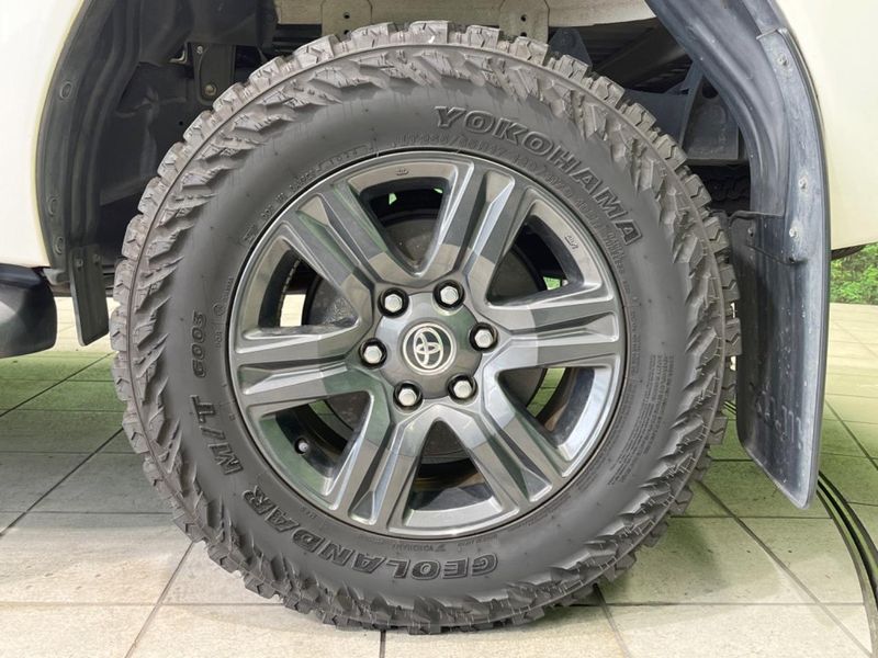 2021 Toyota Hilux 3DF-GUN125 (UW-6aa4c255ea619)[14]